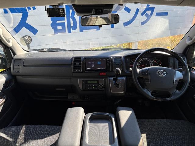 レジアスエースバン スーパーGL ダークプライム ワンオーナー ディーゼル ETC フルセグ Bluetooth バックカメラ ベッドキット レーンキープアシスト 衝突被害軽減システム オートライト スマートキー 電動格納ミラー ハーフレザーシート(17枚目)