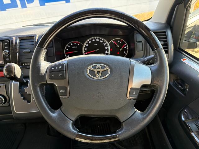 レジアスエースバン スーパーGL ダークプライム ワンオーナー ディーゼル ETC フルセグ Bluetooth バックカメラ ベッドキット レーンキープアシスト 衝突被害軽減システム オートライト スマートキー 電動格納ミラー ハーフレザーシート(20枚目)