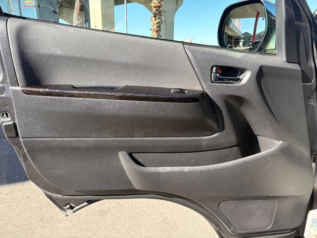 レジアスエースバン スーパーGL ダークプライム ワンオーナー ディーゼル ETC フルセグ Bluetooth バックカメラ ベッドキット レーンキープアシスト 衝突被害軽減システム オートライト スマートキー 電動格納ミラー ハーフレザーシート(31枚目)