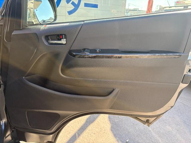 レジアスエースバン スーパーGL ダークプライム ワンオーナー ディーゼル ETC フルセグ Bluetooth バックカメラ ベッドキット レーンキープアシスト 衝突被害軽減システム オートライト スマートキー 電動格納ミラー ハーフレザーシート(32枚目)