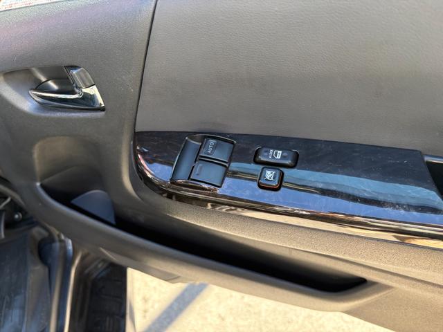レジアスエースバン スーパーGL ダークプライム ワンオーナー ディーゼル ETC フルセグ Bluetooth バックカメラ ベッドキット レーンキープアシスト 衝突被害軽減システム オートライト スマートキー 電動格納ミラー ハーフレザーシート(33枚目)