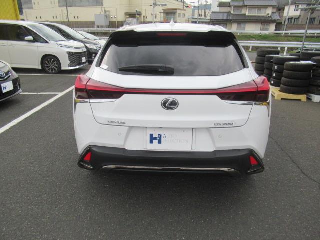 ＵＸ ＵＸ２００　Ｆスポーツ　フルセグナビ　サンルーフ　ドラレコ　ＥＴＣ　シートヒーターＲＬ（3枚目）