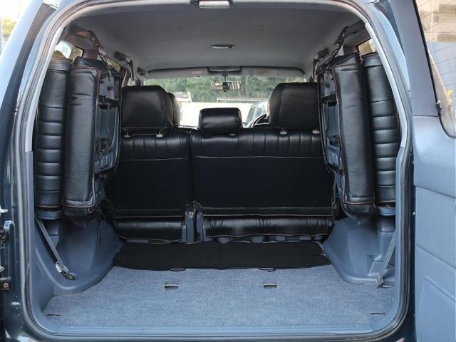 広々とした荷室はたくさんの荷物を積むことが可能です。