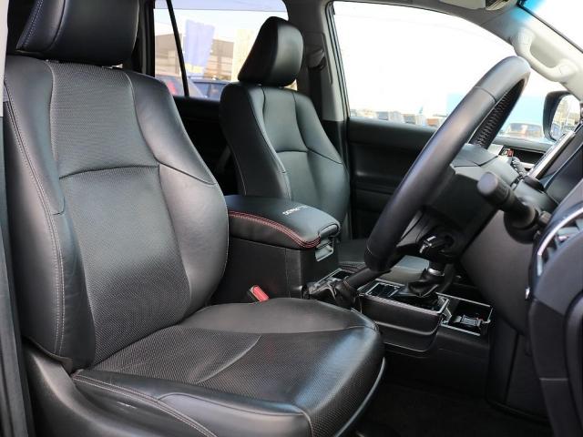 ランドクルーザープラド TX Lパッケージ・ブラックエディション ディーゼル車5人乗り サンルーフ ETC2.0 専用スカッフプレート TRDマッドガード FLEXオリジナル2インチリフトアップコイル ヨコハマジオランダーX-ATタイヤ ブラックエディション(6枚目)