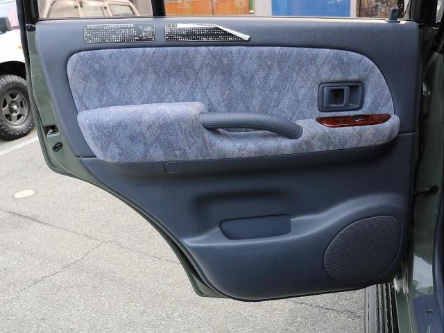 ランドクルーザープラド TXリミテッド 感想 TOYOTA横文字グリル BFGoodrichATタイヤ DEANカリフォルニアAW NARDIメッキステアリング パイオニア製ナビ ドライブレコーダー バックカメラ ARMY 後期型(17枚目)