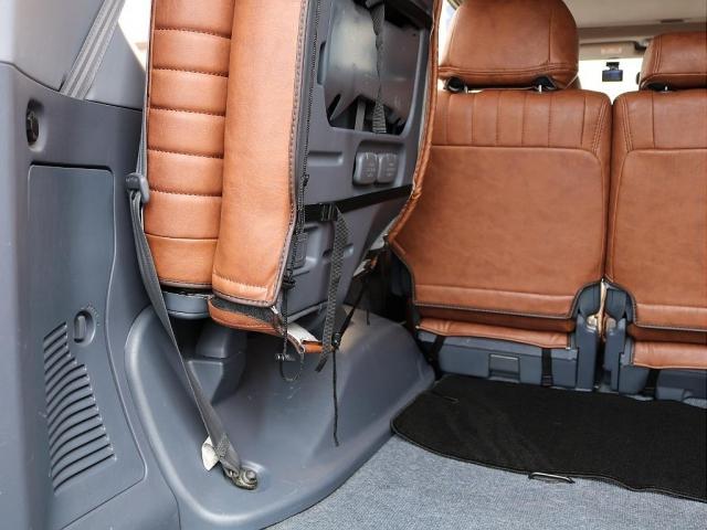 ランドクルーザープラド TXリミテッド 感想 TOYOTA横文字グリル BFGoodrichATタイヤ DEANカリフォルニアAW NARDIメッキステアリング パイオニア製ナビ ドライブレコーダー バックカメラ ARMY 後期型(18枚目)