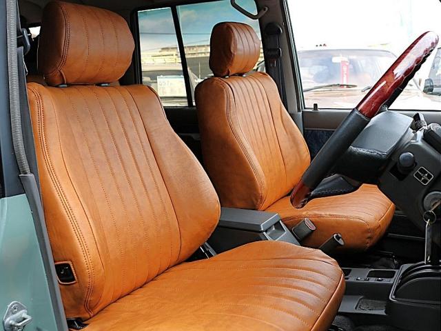 ランドクルーザープラド SXワイド アーバンカーキ全塗装 ナロー換装 パイオニア製ディスプレイオーディオ ヨコハマジオランダーX-ATタイヤ 輸出用鉄チンホイール ウッドコンビステアリング 3列目有 ノーマル車高 新品サイドエンブレム(6枚目)