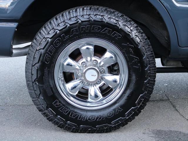 ランドクルーザー８０ ＶＸリミテッド　ライノグレー全塗装済　　６０フェイス　ナローボディー換装　ＮＡＲＤＩメッキステアリング　ＮＡＲＤＩメッキステアリング　ＥＴＣ　ジオランダーＸ－ＡＴタイヤ　ＸＥＬＦメッキＡＷ　前後ドライブレコーダー（3枚目）