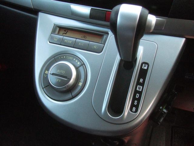 ムーヴ カスタム　Ｘリミテッド　禁煙１オーナー車　メーカーオプションカラー　　無事故　実走行　タイベルチェーン　ベンチシート　フルフラット　テレビ　最新ナビ　キセノン　エアロ　スマートキー　ＥＴＣ　ブレーキアシスト　バッテリー新品（12枚目）