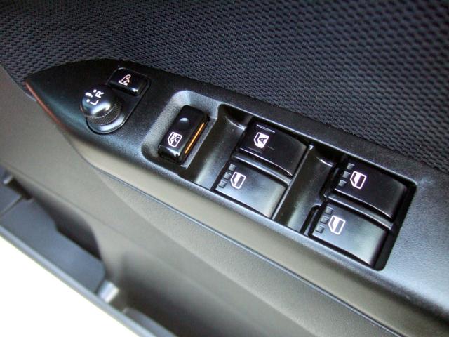 ムーヴ カスタム　Ｘリミテッド　禁煙１オーナー車　メーカーオプションカラー　　無事故　実走行　タイベルチェーン　ベンチシート　フルフラット　テレビ　最新ナビ　キセノン　エアロ　スマートキー　ＥＴＣ　ブレーキアシスト　バッテリー新品（26枚目）