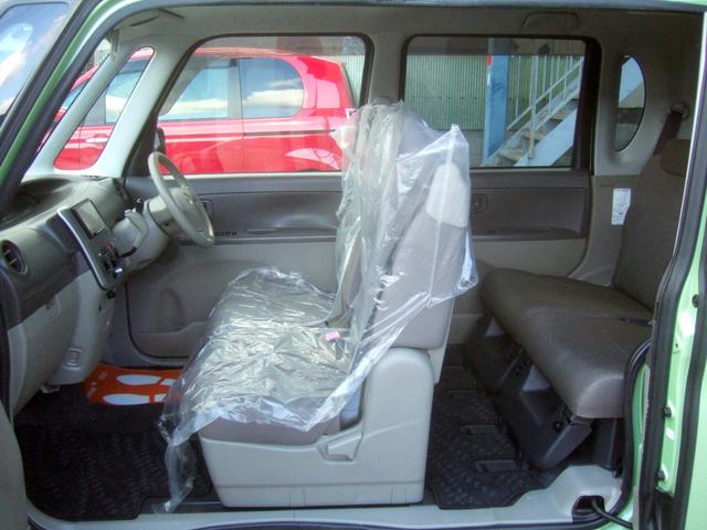 �l�C�̃X���C�h�h�A���^�񒆂̒��������u�s���[���X�X���C�h�h�A�v�ŏ��~����y�X�ł���