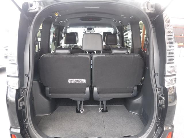 ヴォクシー ハイブリッドZS 煌III /純正ナビ/両側パワースライドドア/オートハイビーム/クリアランスソナ-/クルーズコントロール/ETC2.0/ドライブレコ-ダ-前後/バックカメラ/シートヒ-タ-/Wエアコン/(11枚目)