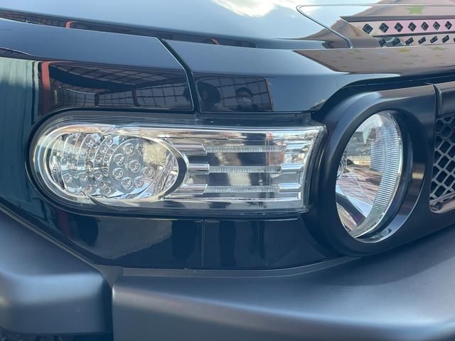 ＦＪクルーザー ベースグレード　／４ＷＤ／ＥＴＣ２．０／１７インチアルミホイール／背面タイヤ／純正フロアマット／バイザー／ＪＡＯＳマッドガード／社外サイドステップ／禁煙車／（33枚目）