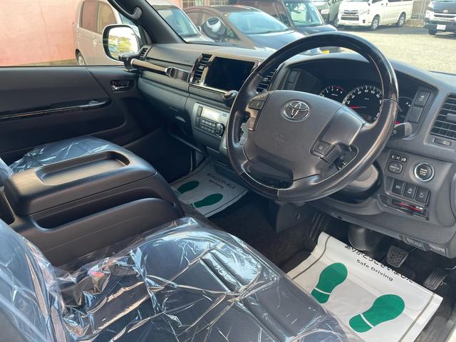 ハイエースバン スーパーＧＬ　ダークプライムＩＩ　／ＥＴＣ／１００Ｖ電源／電動格納ミラー／両側パワースライドドア／オートハイビーム／クルーズコントロール／スマートキー／フロントフォグランプ／禁煙車／（11枚目）