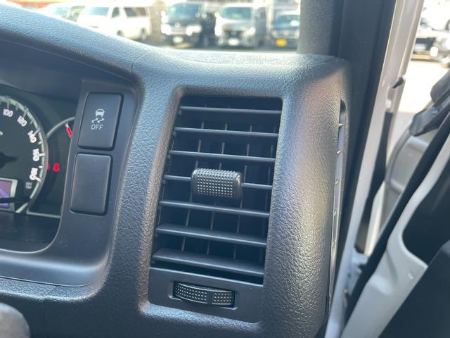 ハイエースバン スーパーＧＬ　ダークプライムＩＩ　／ＥＴＣ／１００Ｖ電源／電動格納ミラー／両側パワースライドドア／オートハイビーム／クルーズコントロール／スマートキー／フロントフォグランプ／禁煙車／（18枚目）