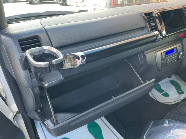 ハイエースバン スーパーＧＬ　ダークプライムＩＩ　／ＥＴＣ／１００Ｖ電源／電動格納ミラー／両側パワースライドドア／オートハイビーム／クルーズコントロール／スマートキー／フロントフォグランプ／禁煙車／（20枚目）
