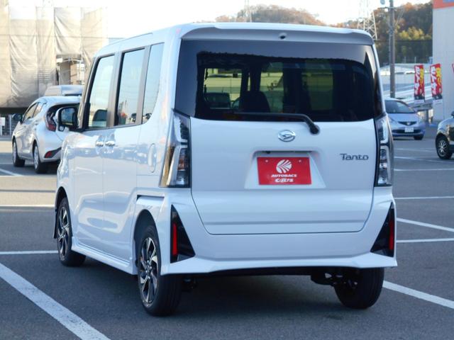 カスタムＸ　届出済未使用車　パノラマモニター対応カメラ　衝突回避支援ブレーキ　ＬＥＤヘッドランプ　ＬＥＤフォグランプ　両側パワースライドドア　コーナーセンサー　オートライト　前席シートヒーター(5枚目)