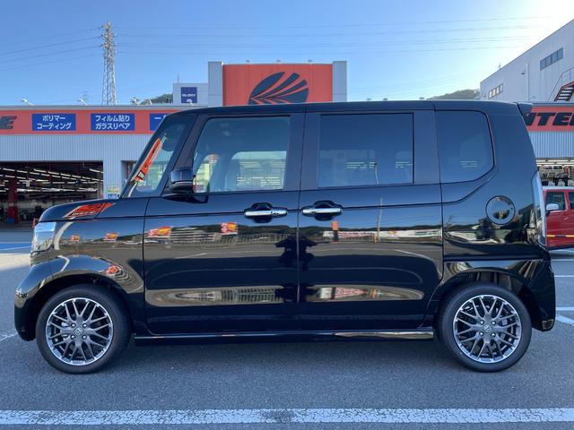 Ｎ－ＢＯＸカスタム ターボ　届出済未使用車　衝突被害軽減ブレーキ　電動パーキングブレーキ　電動格納ドアミラー　１５インチアルミホイル　ＬＥＤヘッドライト　オートライト　両側電動スライドドア　バックカメラ　オートエアコン（8枚目）