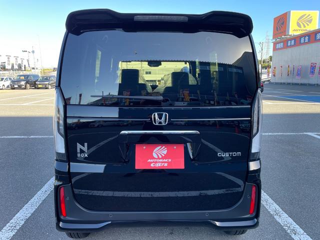 Ｎ－ＢＯＸカスタム ターボ　届出済未使用車　衝突被害軽減ブレーキ　電動パーキングブレーキ　電動格納ドアミラー　１５インチアルミホイル　ＬＥＤヘッドライト　オートライト　両側電動スライドドア　バックカメラ　オートエアコン（10枚目）