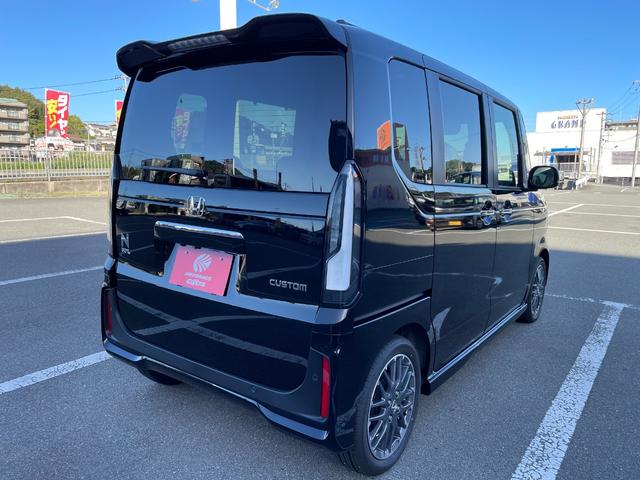 Ｎ－ＢＯＸカスタム ターボ　届出済未使用車　衝突被害軽減ブレーキ　電動パーキングブレーキ　電動格納ドアミラー　１５インチアルミホイル　ＬＥＤヘッドライト　オートライト　両側電動スライドドア　バックカメラ　オートエアコン（11枚目）