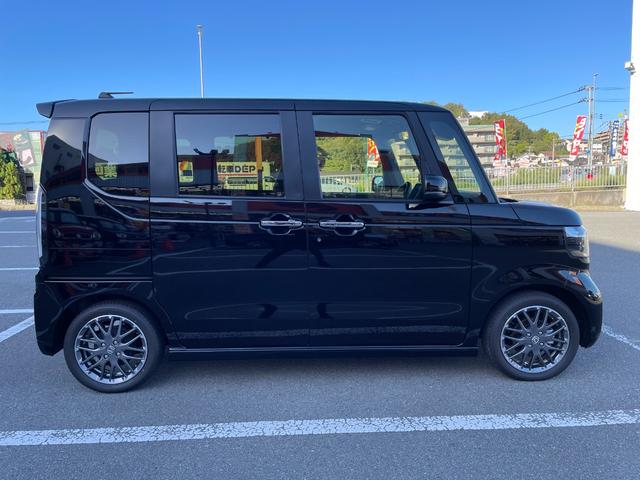 Ｎ－ＢＯＸカスタム ターボ　届出済未使用車　衝突被害軽減ブレーキ　電動パーキングブレーキ　電動格納ドアミラー　１５インチアルミホイル　ＬＥＤヘッドライト　オートライト　両側電動スライドドア　バックカメラ　オートエアコン（14枚目）