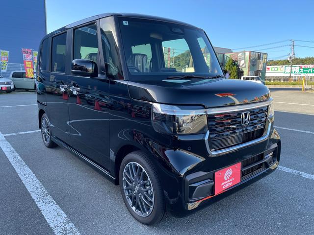 Ｎ－ＢＯＸカスタム ターボ　届出済未使用車　衝突被害軽減ブレーキ　電動パーキングブレーキ　電動格納ドアミラー　１５インチアルミホイル　ＬＥＤヘッドライト　オートライト　両側電動スライドドア　バックカメラ　オートエアコン（15枚目）