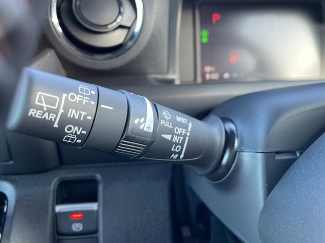 Ｎ－ＢＯＸカスタム ターボ　届出済未使用車　衝突被害軽減ブレーキ　電動パーキングブレーキ　電動格納ドアミラー　１５インチアルミホイル　ＬＥＤヘッドライト　オートライト　両側電動スライドドア　バックカメラ　オートエアコン（31枚目）
