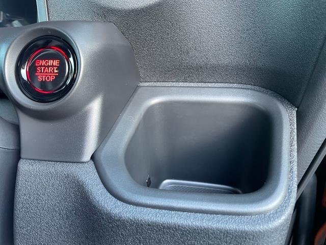 Ｎ－ＢＯＸカスタム ターボ　届出済未使用車　衝突被害軽減ブレーキ　電動パーキングブレーキ　電動格納ドアミラー　１５インチアルミホイル　ＬＥＤヘッドライト　オートライト　両側電動スライドドア　バックカメラ　オートエアコン（40枚目）