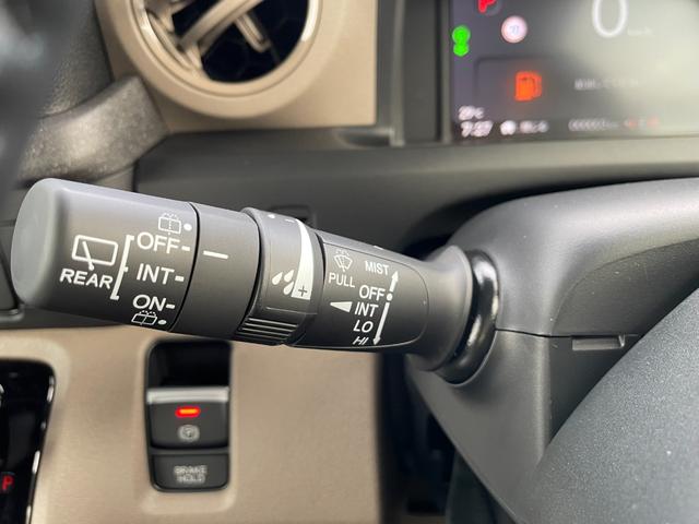 Ｎ－ＢＯＸジョイ ターボ　届出済未使用車　アクティブフェイスパッケージ　衝突被害軽減ブレーキ　両側パワースライドドア　ＬＥＤヘッドライト　ＬＥＤフォグ　電動パーキングブレーキ　電動格納ドアミラー　１４インチＪＯＹ専用ホイール（29枚目）