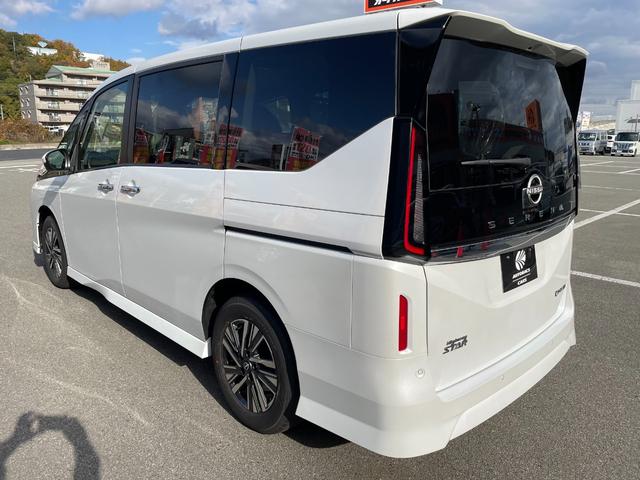 セレナ ｅ－パワー　ハイウェイスターＶ　新車　ホットプラスパッケージ　アラウンドビューモニター　１２．３インチカラーディスプレイオーディオ　前後ドライブレコーダー　ＥＴＣ２．０　インテリジェントルームミラー　ＬＥＤヘッドライト（10枚目）