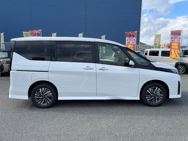 セレナ ｅ－パワー　ハイウェイスターＶ　新車　ホットプラスパッケージ　アラウンドビューモニター　１２．３インチカラーディスプレイオーディオ　前後ドライブレコーダー　ＥＴＣ２．０　インテリジェントルームミラー　ＬＥＤヘッドライト（13枚目）