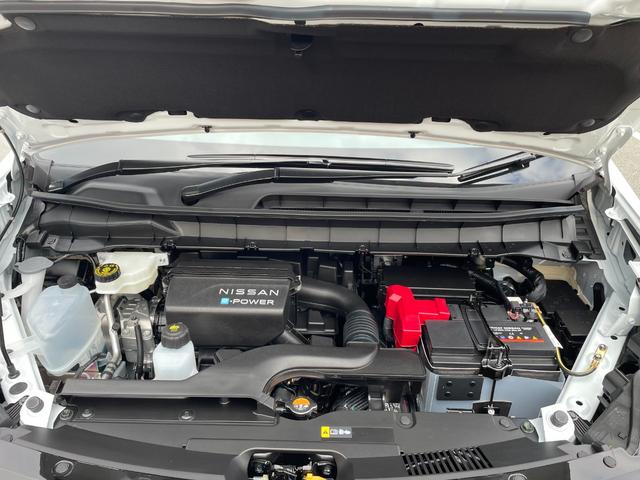 セレナ ｅ－パワー　ハイウェイスターＶ　新車　ホットプラスパッケージ　アラウンドビューモニター　１２．３インチカラーディスプレイオーディオ　前後ドライブレコーダー　ＥＴＣ２．０　インテリジェントルームミラー　ＬＥＤヘッドライト（72枚目）