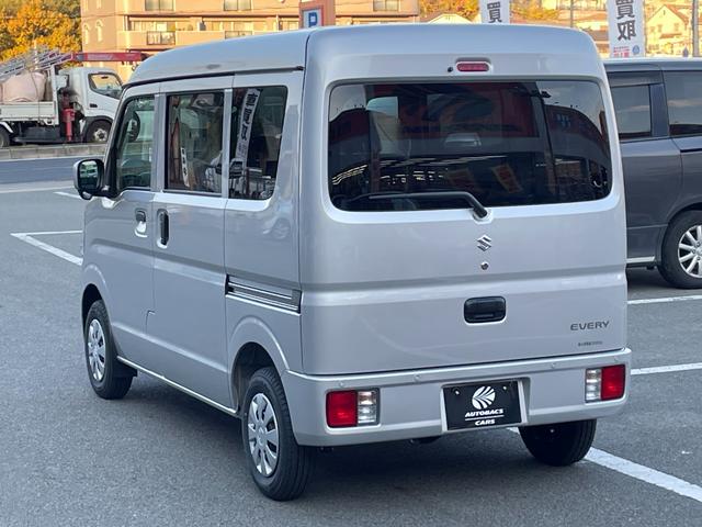 エブリイ ＰＣ　届出済未使用車　スズキセーフティサポート　ＬＥＤヘッド　キーレス　パワーウィンドウ（フロント）　ＵＳＢ電源ソケット　オートライト　電動格納ドアミラー　オーバーヘッドシェルフ　運転席シートヒーター（11枚目）