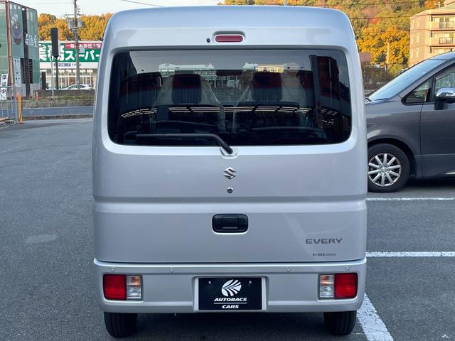 エブリイ ＰＣ　届出済未使用車　スズキセーフティサポート　ＬＥＤヘッド　キーレス　パワーウィンドウ（フロント）　ＵＳＢ電源ソケット　オートライト　電動格納ドアミラー　オーバーヘッドシェルフ　運転席シートヒーター（12枚目）