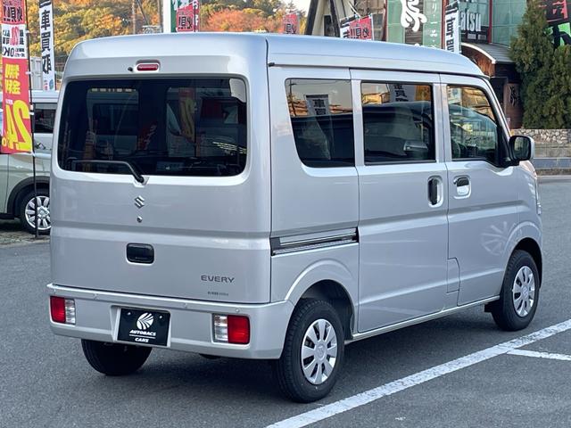 エブリイ ＰＣ　届出済未使用車　スズキセーフティサポート　ＬＥＤヘッド　キーレス　パワーウィンドウ（フロント）　ＵＳＢ電源ソケット　オートライト　電動格納ドアミラー　オーバーヘッドシェルフ　運転席シートヒーター（13枚目）