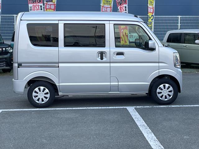 エブリイ ＰＣ　届出済未使用車　スズキセーフティサポート　ＬＥＤヘッド　キーレス　パワーウィンドウ（フロント）　ＵＳＢ電源ソケット　オートライト　電動格納ドアミラー　オーバーヘッドシェルフ　運転席シートヒーター（15枚目）