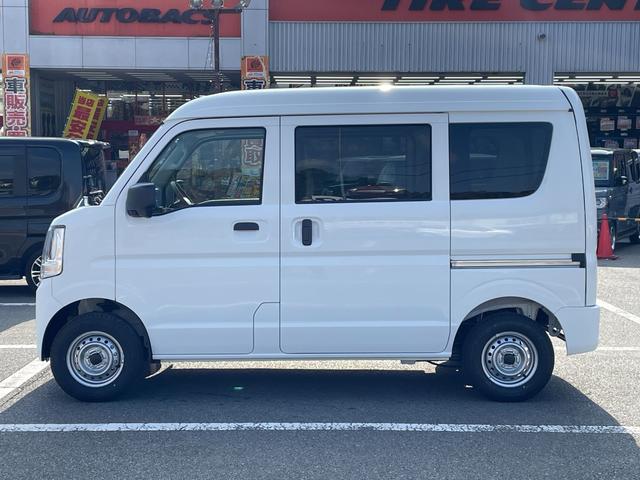 エブリイ ＰＡリミテッド　届出済未使用車　スズキセーフティサポート　キーレス　ＡＭ／ＦＭラジオスピーカー内蔵　エアコン　パワステ　パワーウィンドウ（フロント）　ＵＳＢ電源ソケット　ＬＥＤルームランプ　オーバーヘッドシェルフ（10枚目）