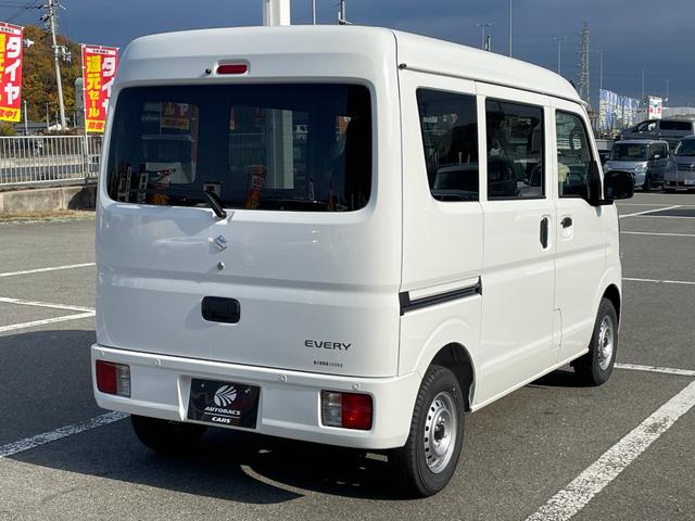 エブリイ ＰＡリミテッド　届出済未使用車　スズキセーフティサポート　キーレス　ＡＭ／ＦＭラジオスピーカー内蔵　エアコン　パワステ　パワーウィンドウ（フロント）　ＵＳＢ電源ソケット　ＬＥＤルームランプ　オーバーヘッドシェルフ（14枚目）