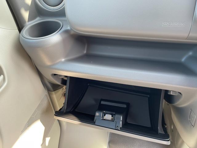 エブリイ ＰＡリミテッド　届出済未使用車　スズキセーフティサポート　キーレス　ＡＭ／ＦＭラジオスピーカー内蔵　エアコン　パワステ　パワーウィンドウ（フロント）　ＵＳＢ電源ソケット　ＬＥＤルームランプ　オーバーヘッドシェルフ（24枚目）