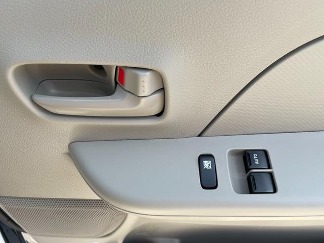 エブリイ ＰＡリミテッド　届出済未使用車　スズキセーフティサポート　キーレス　ＡＭ／ＦＭラジオスピーカー内蔵　エアコン　パワステ　パワーウィンドウ（フロント）　ＵＳＢ電源ソケット　ＬＥＤルームランプ　オーバーヘッドシェルフ（36枚目）