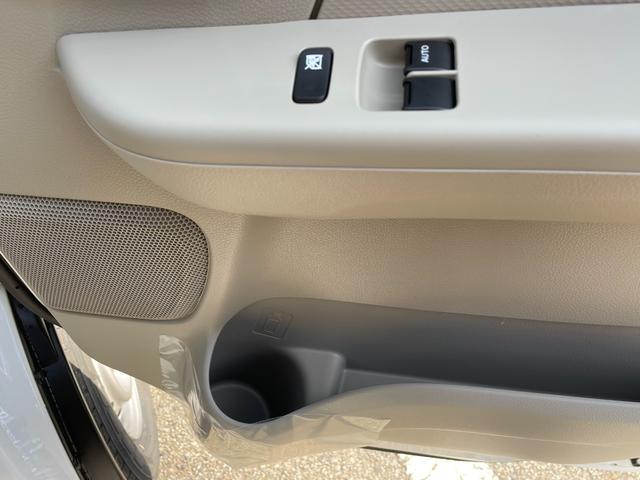 エブリイ ＰＡリミテッド　届出済未使用車　スズキセーフティサポート　キーレス　ＡＭ／ＦＭラジオスピーカー内蔵　エアコン　パワステ　パワーウィンドウ（フロント）　ＵＳＢ電源ソケット　ＬＥＤルームランプ　オーバーヘッドシェルフ（40枚目）