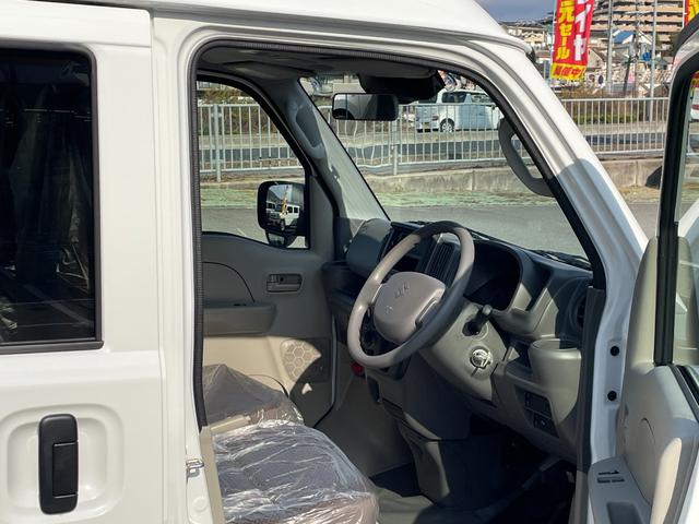 エブリイ ＰＡリミテッド　届出済未使用車　スズキセーフティサポート　キーレス　ＡＭ／ＦＭラジオスピーカー内蔵　エアコン　パワステ　パワーウィンドウ（フロント）　ＵＳＢ電源ソケット　ＬＥＤルームランプ　オーバーヘッドシェルフ（41枚目）