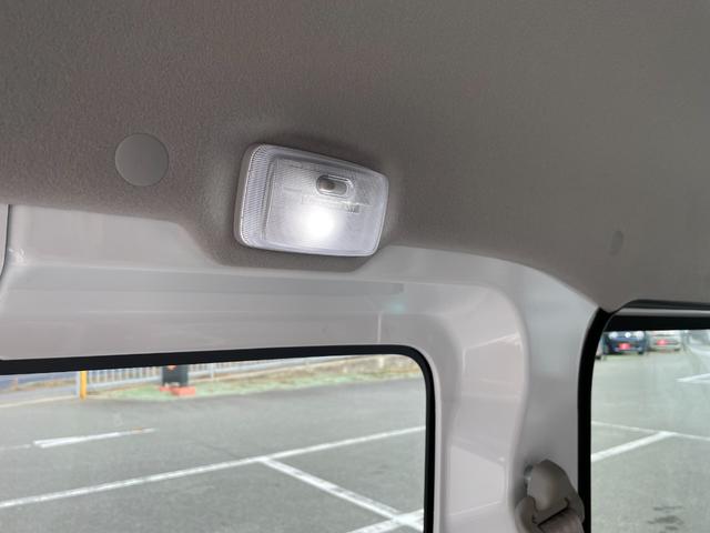 エブリイ ＰＡリミテッド　届出済未使用車　スズキセーフティサポート　キーレス　ＡＭ／ＦＭラジオスピーカー内蔵　エアコン　パワステ　パワーウィンドウ（フロント）　ＵＳＢ電源ソケット　ＬＥＤルームランプ　オーバーヘッドシェルフ（49枚目）