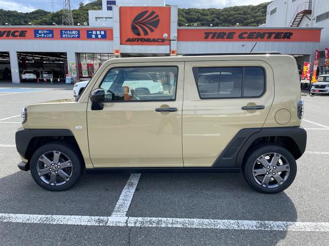 タフト Ｇ　ダーククロムベンチャー　届出済未使用車　パノラマモニター対応カメラ　衝突被害軽減ブレーキ　スカイフィールトップ　ＬＥＤヘッドライト＆フォグ　電動パーキングブレーキ　オートライト　１５インチアルミホイル　電動格納ドアミラー（10枚目）