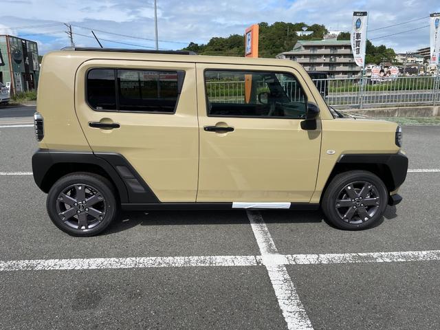 タフト Ｇ　ダーククロムベンチャー　届出済未使用車　パノラマモニター対応カメラ　衝突被害軽減ブレーキ　スカイフィールトップ　ＬＥＤヘッドライト＆フォグ　電動パーキングブレーキ　オートライト　１５インチアルミホイル　電動格納ドアミラー（15枚目）