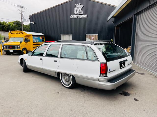 シボレーカプリス クラシックワゴン 新車並行車 LT1エンジン(3枚目)