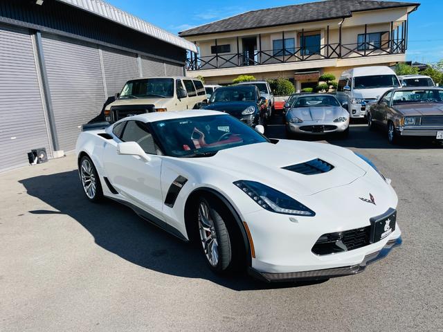 Ｚ０６　３ＬＺ　２０１９年モデル　ディーラー車　ワンオーナー　アップルカープレイ　カーボンフロントスプリッター　ロッカーパネル　インテリア　６．２Ｌ　Ｖ８　スーパーチャージャー　６５９ｐｓ(15枚目)