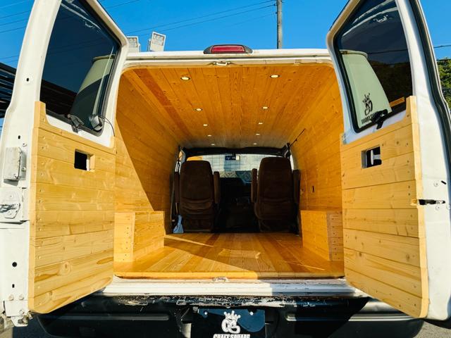 ダッジ・バン ベースグレード パネルバン ログハウス キャンピングカー フルフラットシート(5枚目)