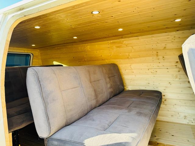 ダッジ・バン ベースグレード パネルバン ログハウス キャンピングカー フルフラットシート(15枚目)