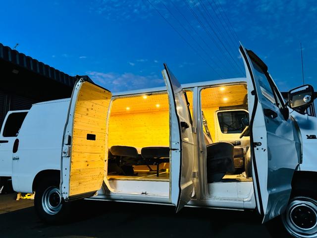 ダッジ・バン ベースグレード パネルバン ログハウス キャンピングカー フルフラットシート(20枚目)